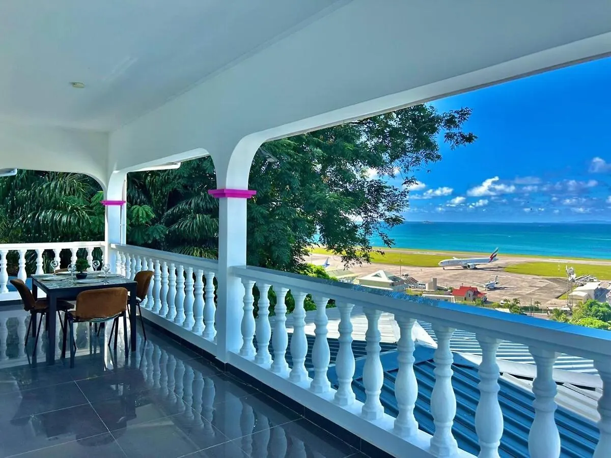 Villea Frangipani Top Floor 2 Bedroom Apartment Mahe Island
