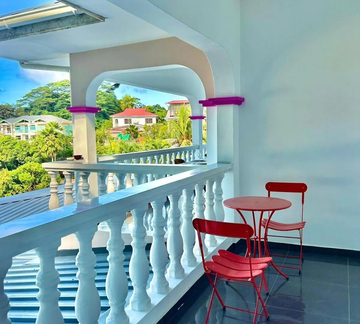 Villea Frangipani Top Floor 2 Bedroom Apartment Mahe Island