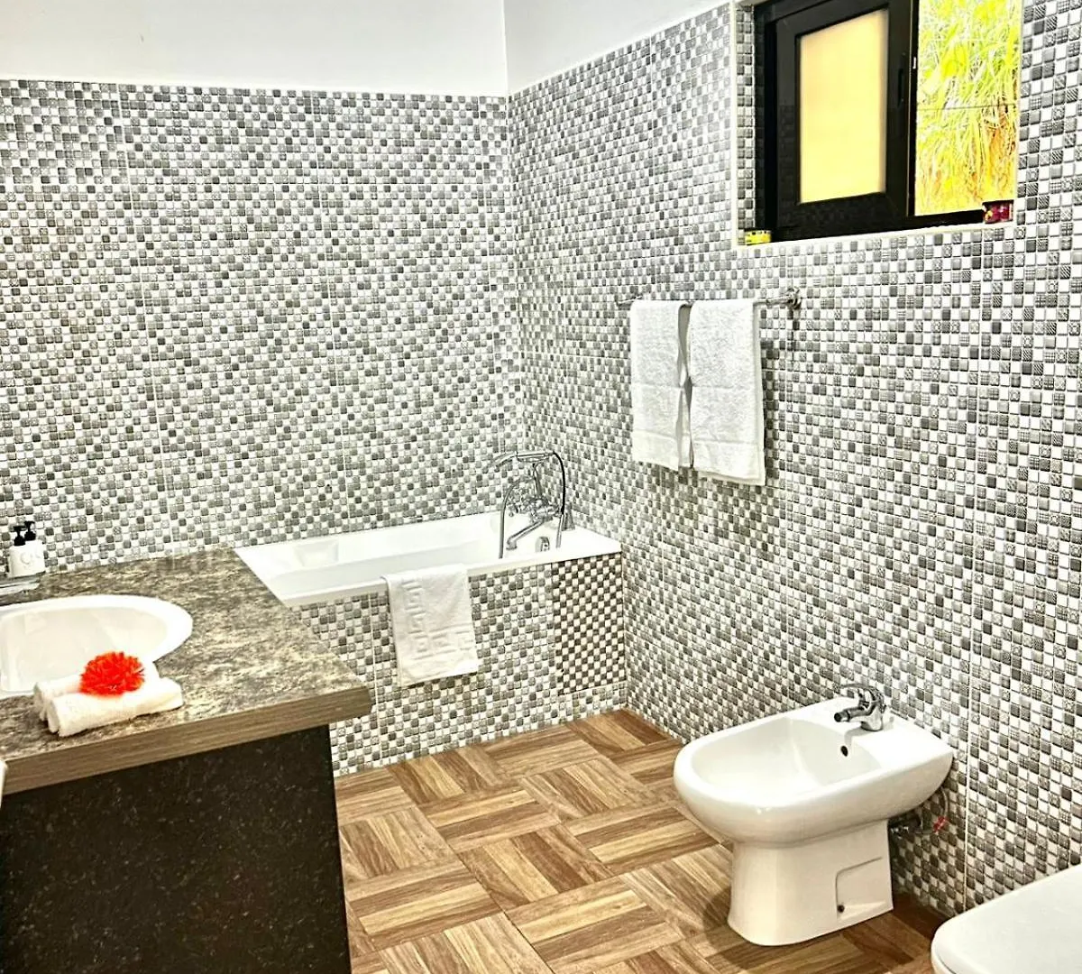 Villea Frangipani Top Floor 2 Bedroom Apartment Mahe Island