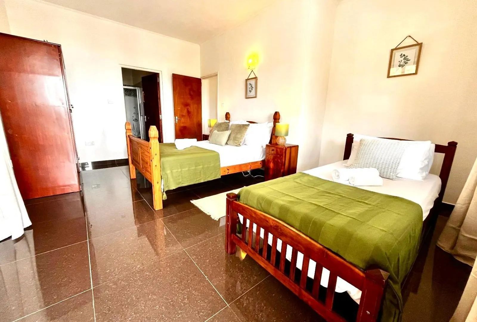 Villea Frangipani Top Floor 2 Bedroom Apartment Mahe Island