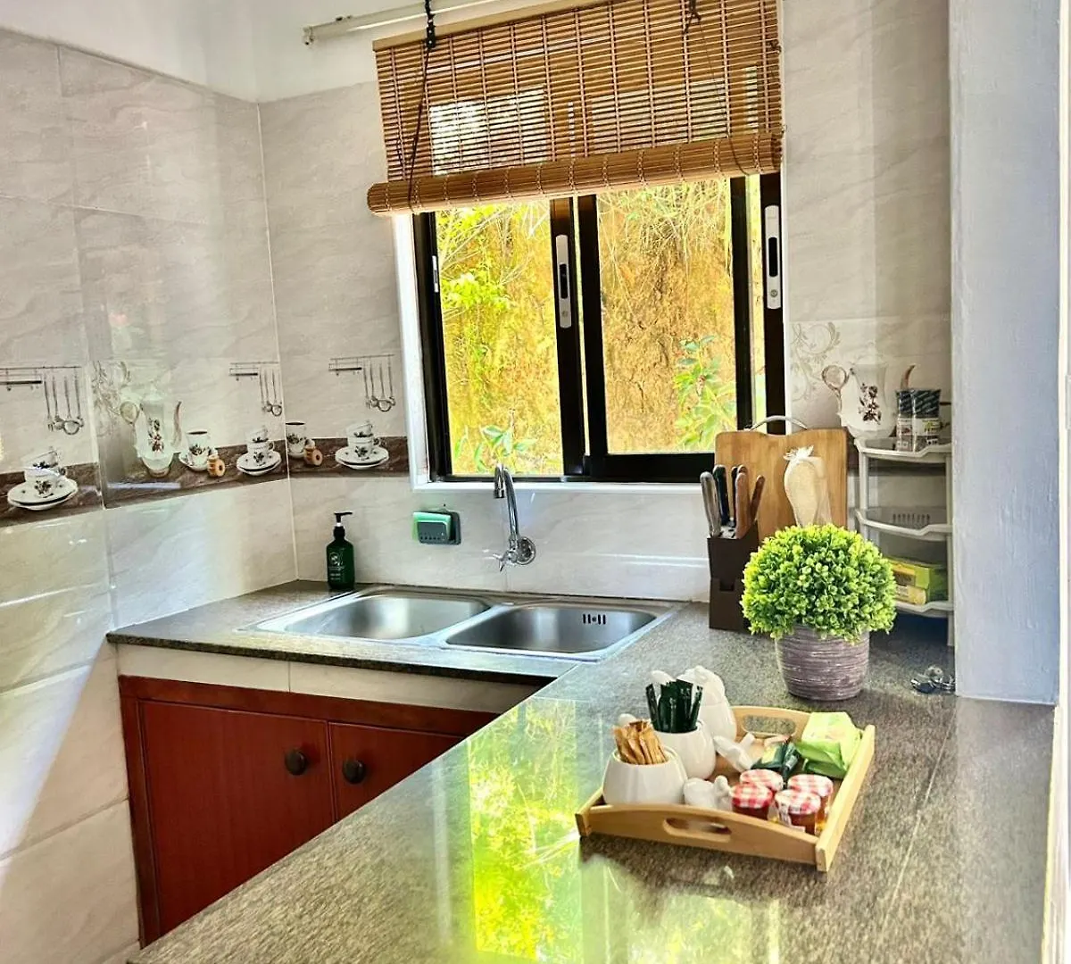 Villea Frangipani Top Floor 2 Bedroom Apartment Mahe Island
